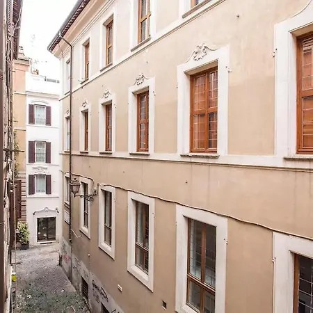 Navona Holiday
